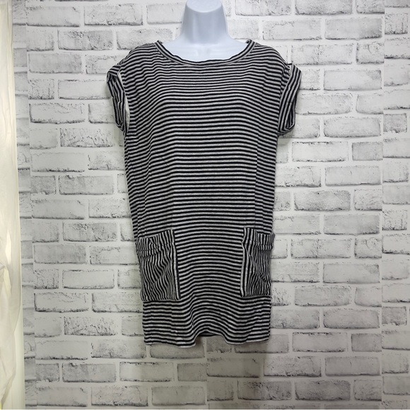 Athleta Dresses & Skirts - ATHLETA Ease Up Gray Black Striped 2 Square Pocket Tunic Dress Small Petite